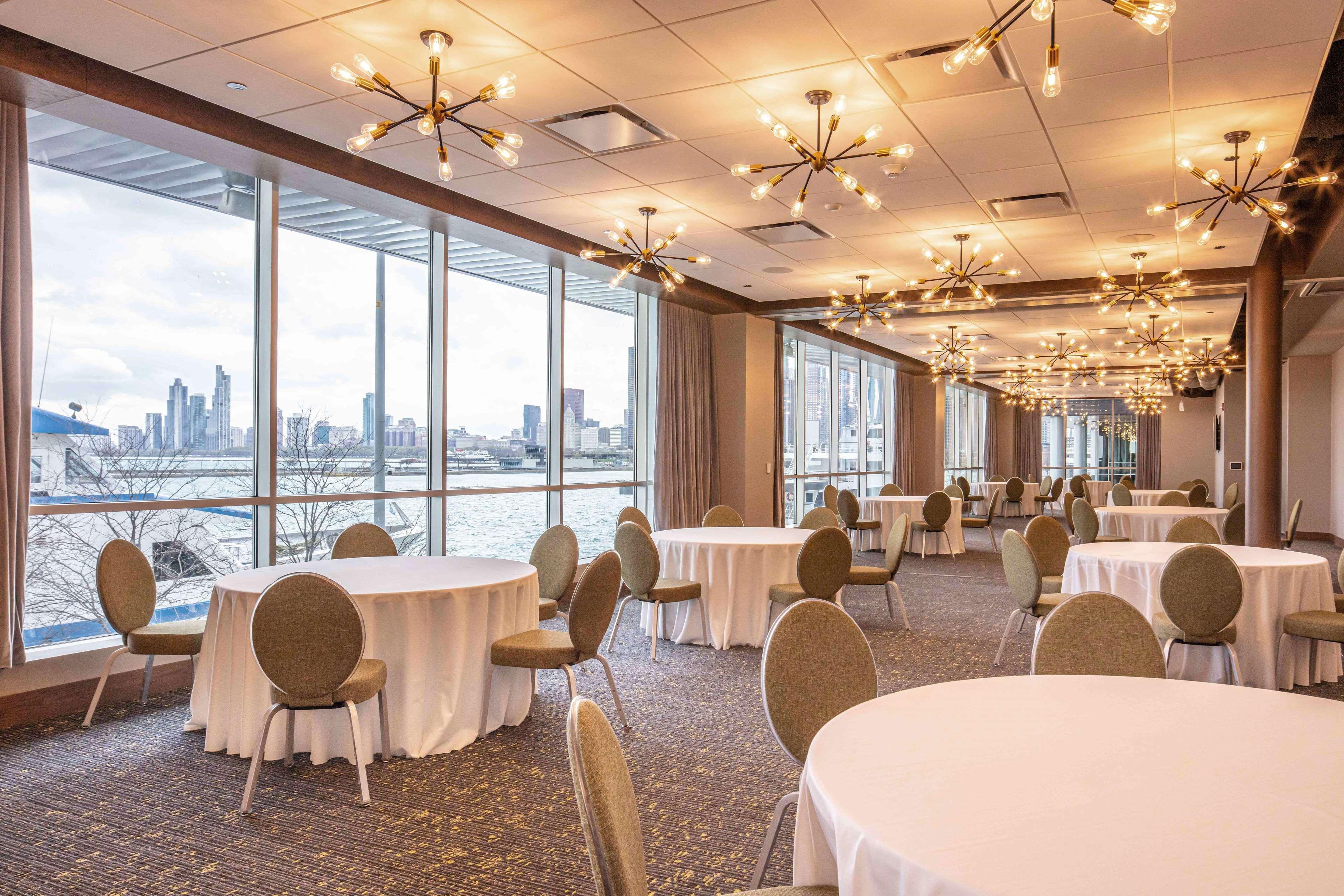 Sable At Navy Pier Chicago, Curio Collection By Hilton Hotel Екстериор снимка