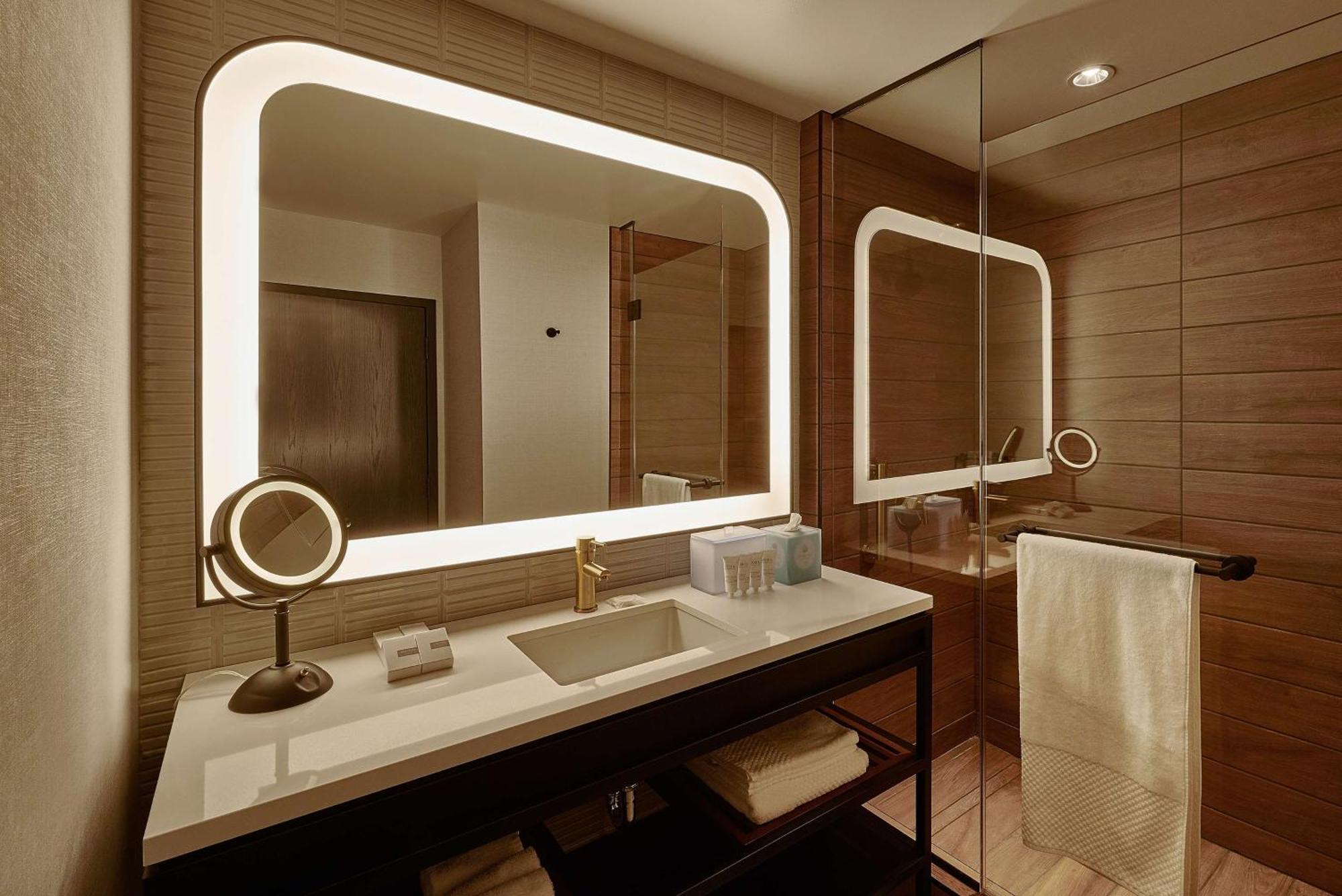 Sable At Navy Pier Chicago, Curio Collection By Hilton Hotel Екстериор снимка
